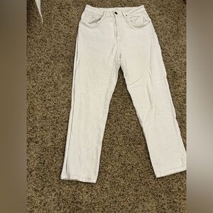 Cute white stretch straight jeans. Size 8 lightly used